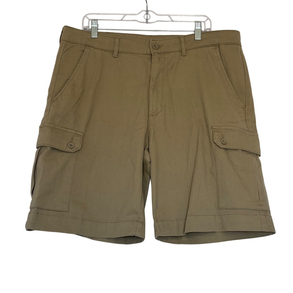 St. John's Bay Mens Cargo Shorts 36 British Khaki 10 Inch Inseam Stretch NWT